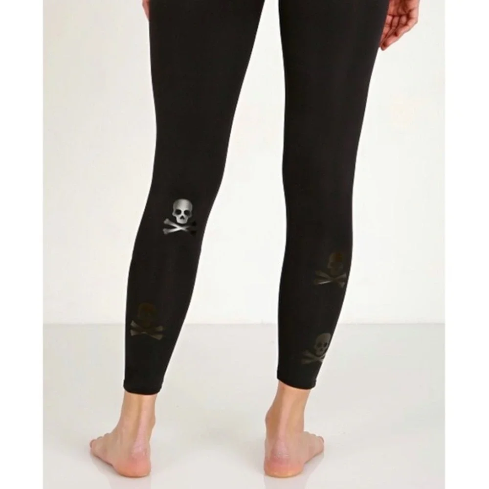 NWT Onzie High Rise Midi Leggings Black Skull Foil Print Size XS